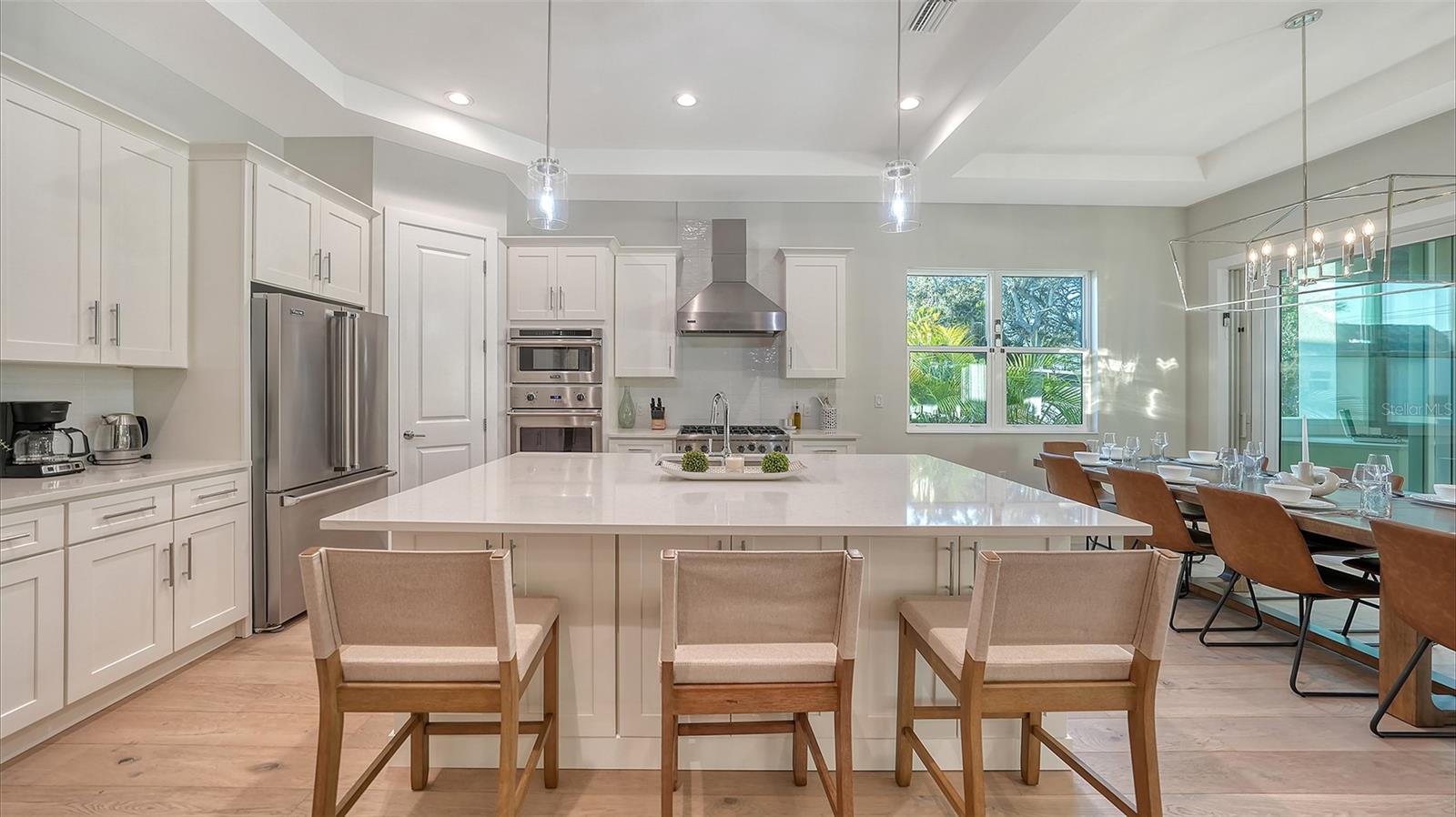 1537 SIESTA DR, SARASOTA, FL, 34239