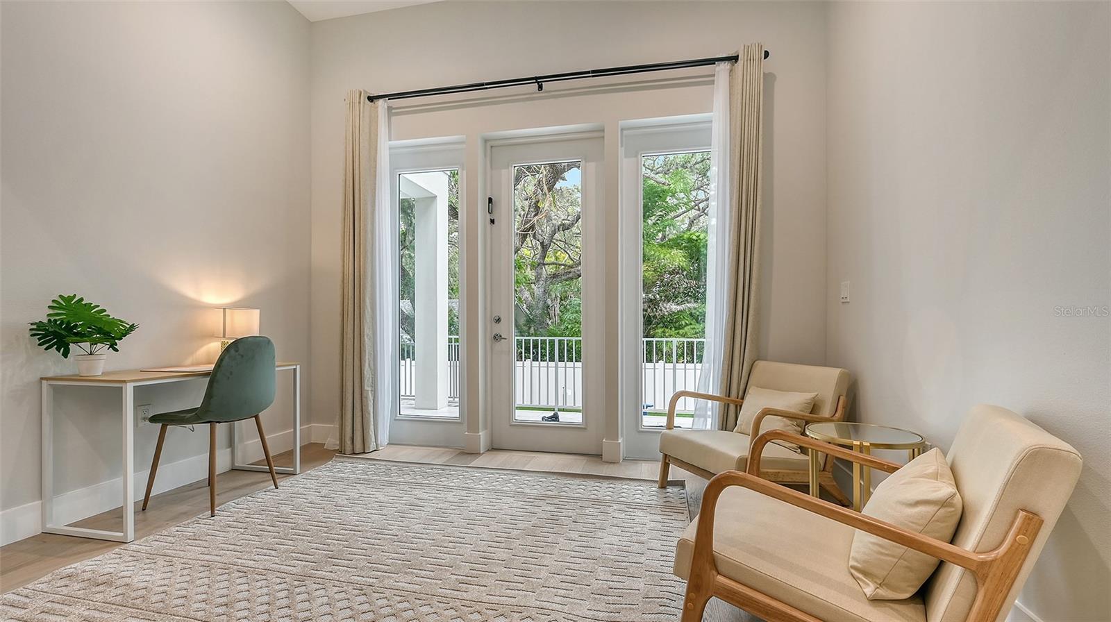 1537 SIESTA DR, SARASOTA, FL, 34239