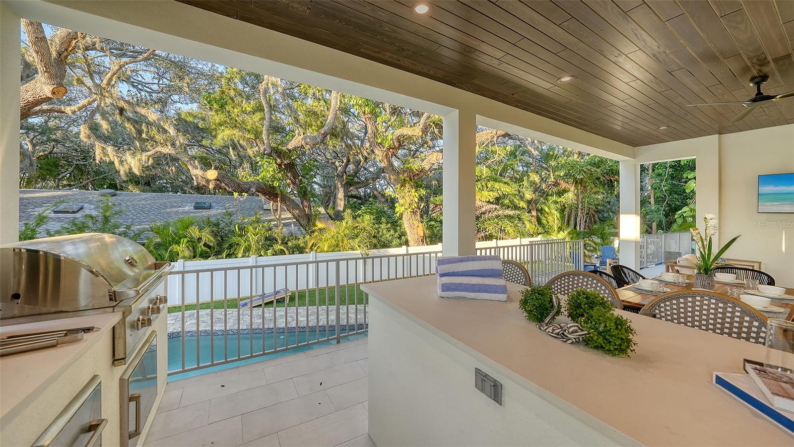 1537 SIESTA DR, SARASOTA, FL, 34239