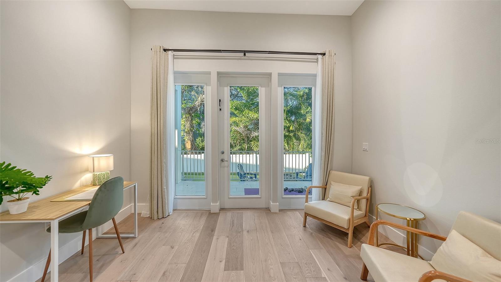 1537 SIESTA DR, SARASOTA, FL, 34239