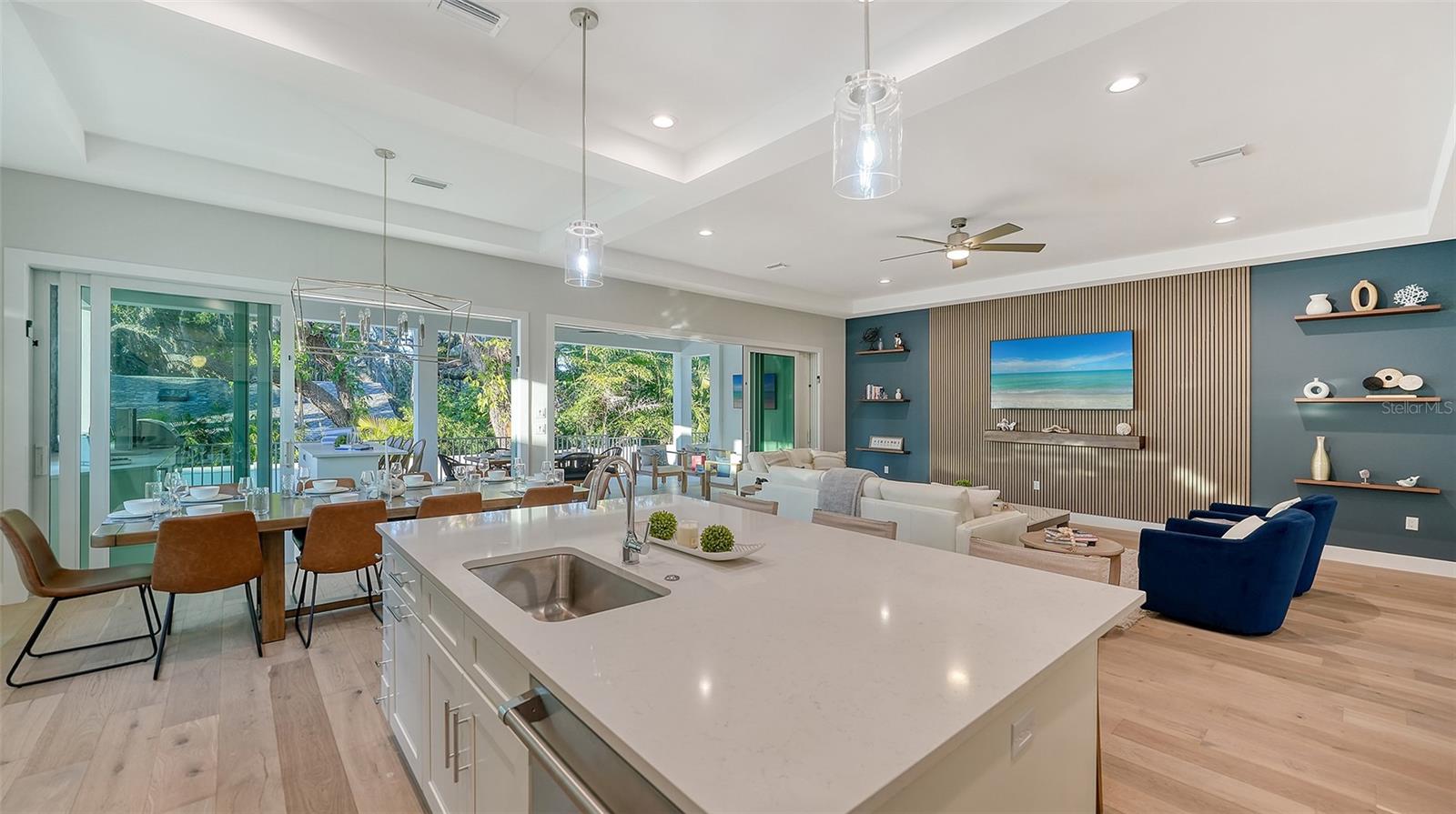 1537 SIESTA DR, SARASOTA, FL, 34239