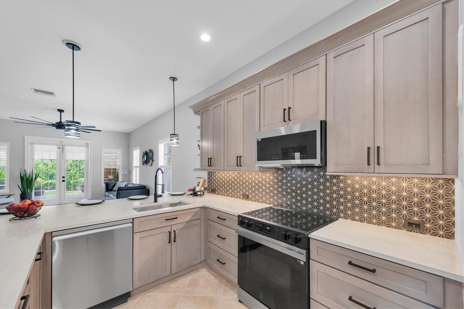 3003 W LEROY ST, TAMPA, FL, 33607