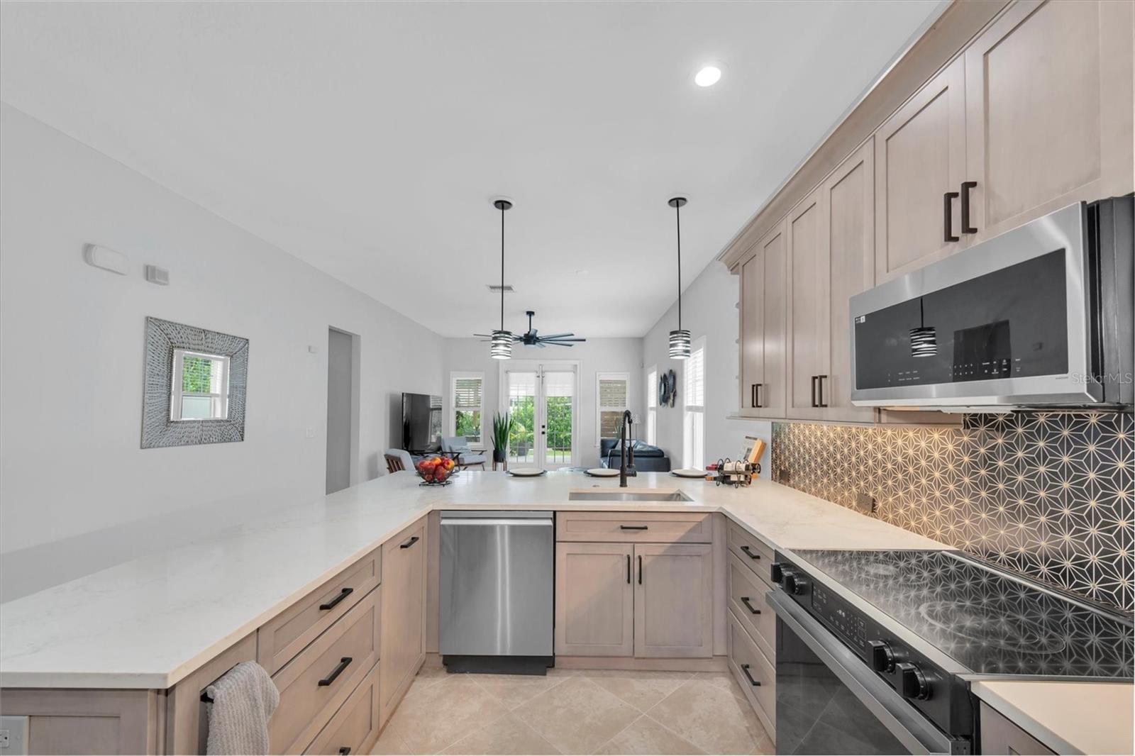 3003 W LEROY ST, TAMPA, FL, 33607