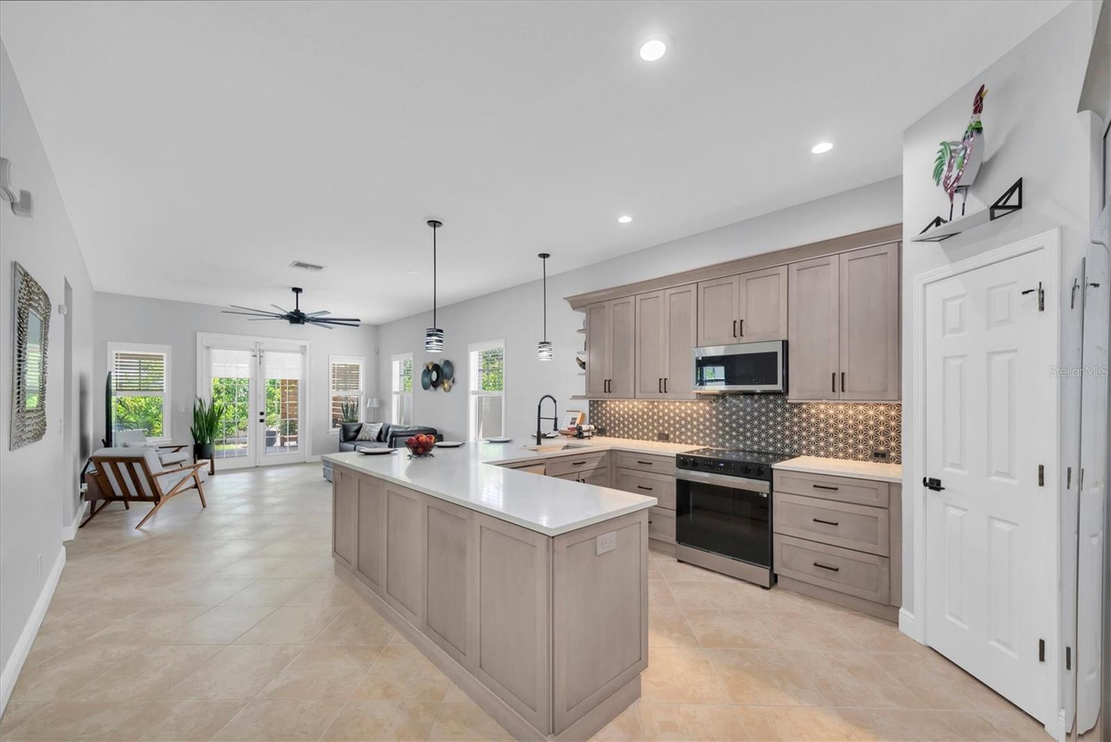 3003 W LEROY ST, TAMPA, FL, 33607