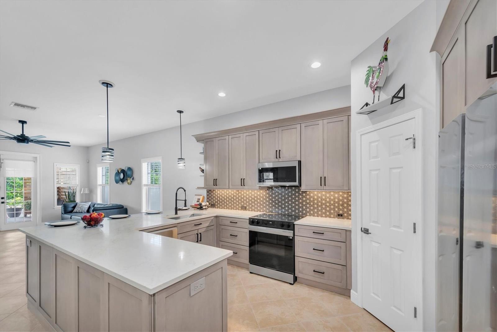 3003 W LEROY ST, TAMPA, FL, 33607
