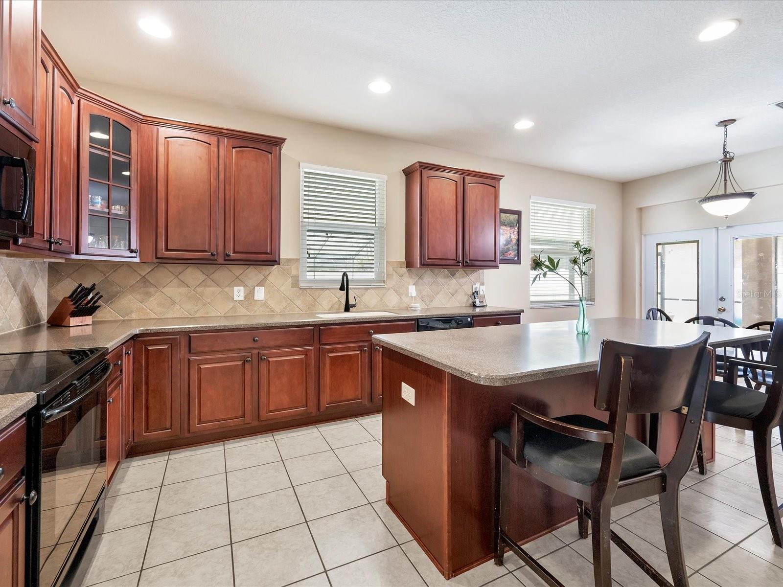 5592 SUPERIOR DR, LAKELAND, FL, 33805