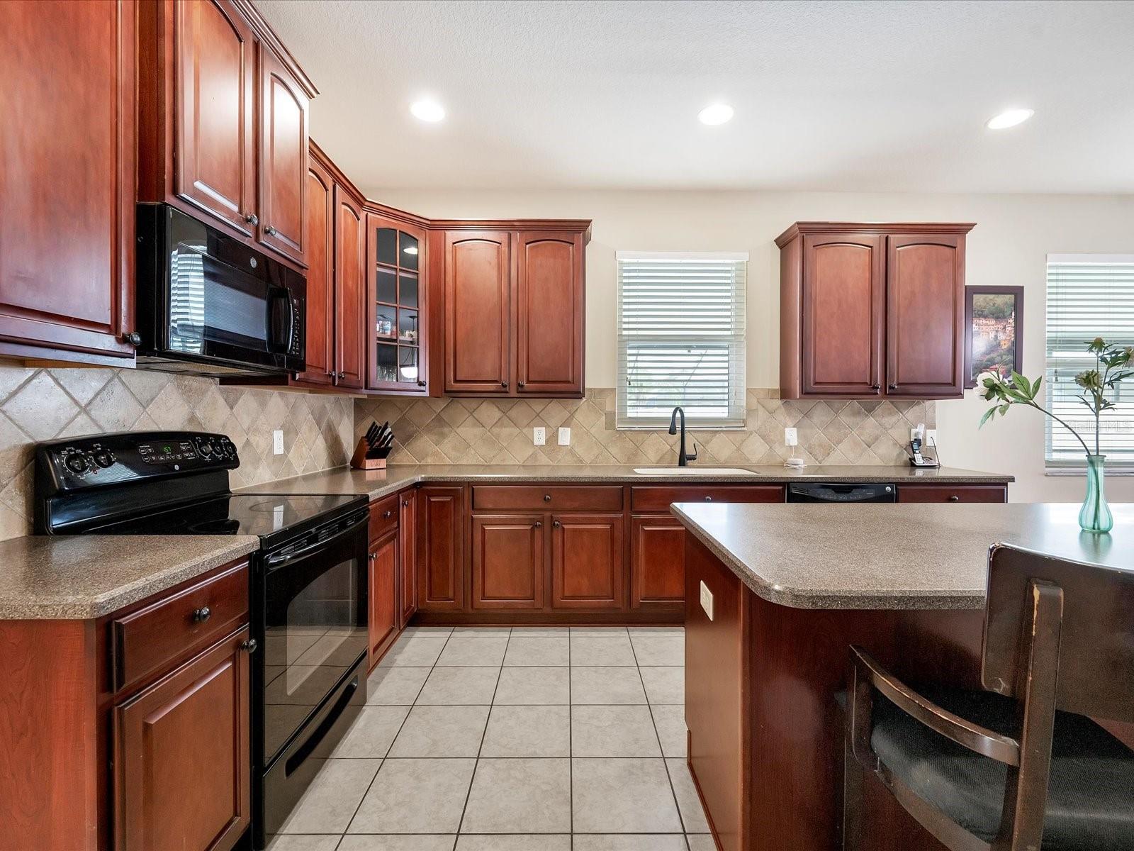 5592 SUPERIOR DR, LAKELAND, FL, 33805