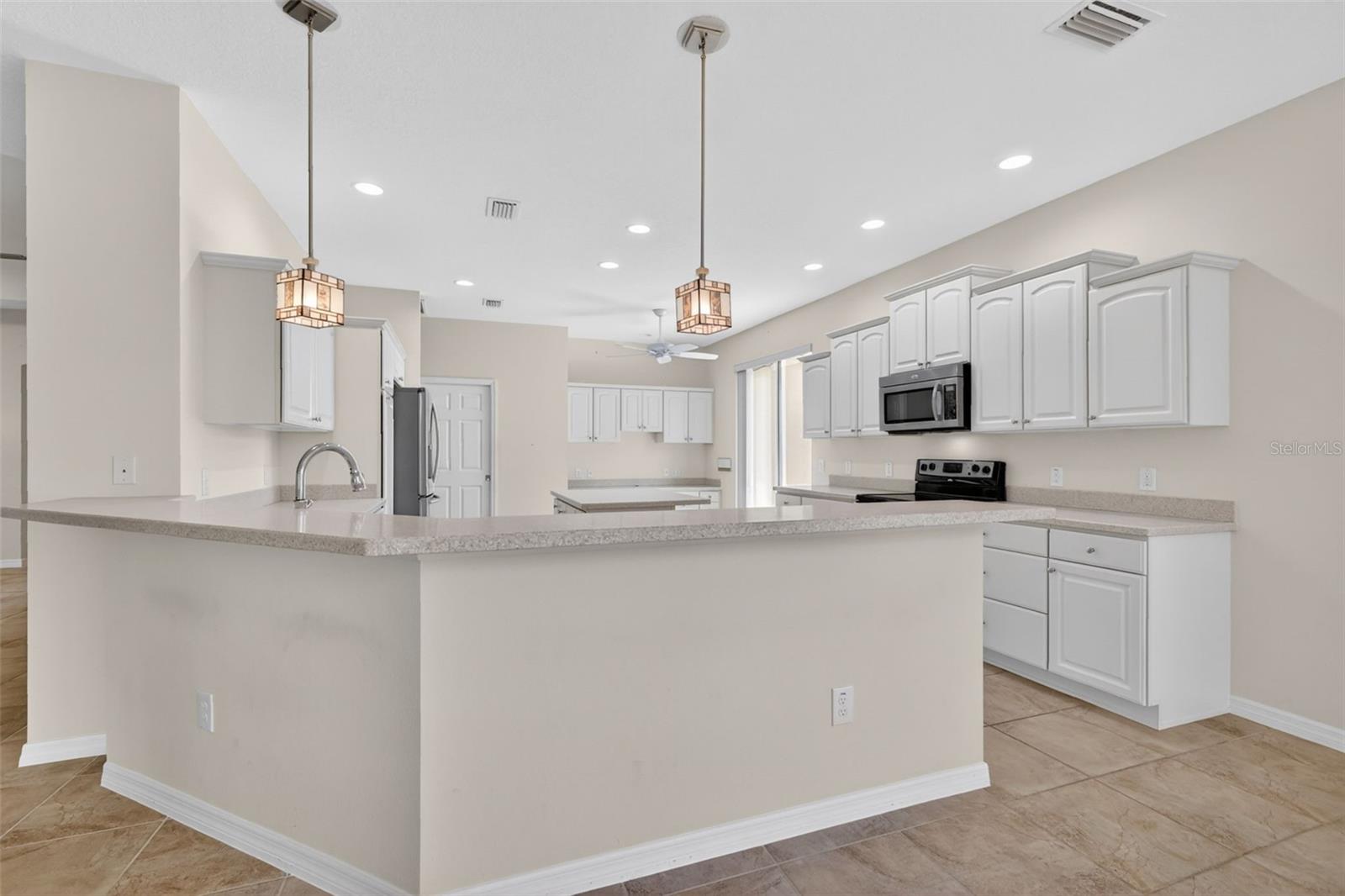 2970 FISHER AVE, THE VILLAGES, FL, 32163