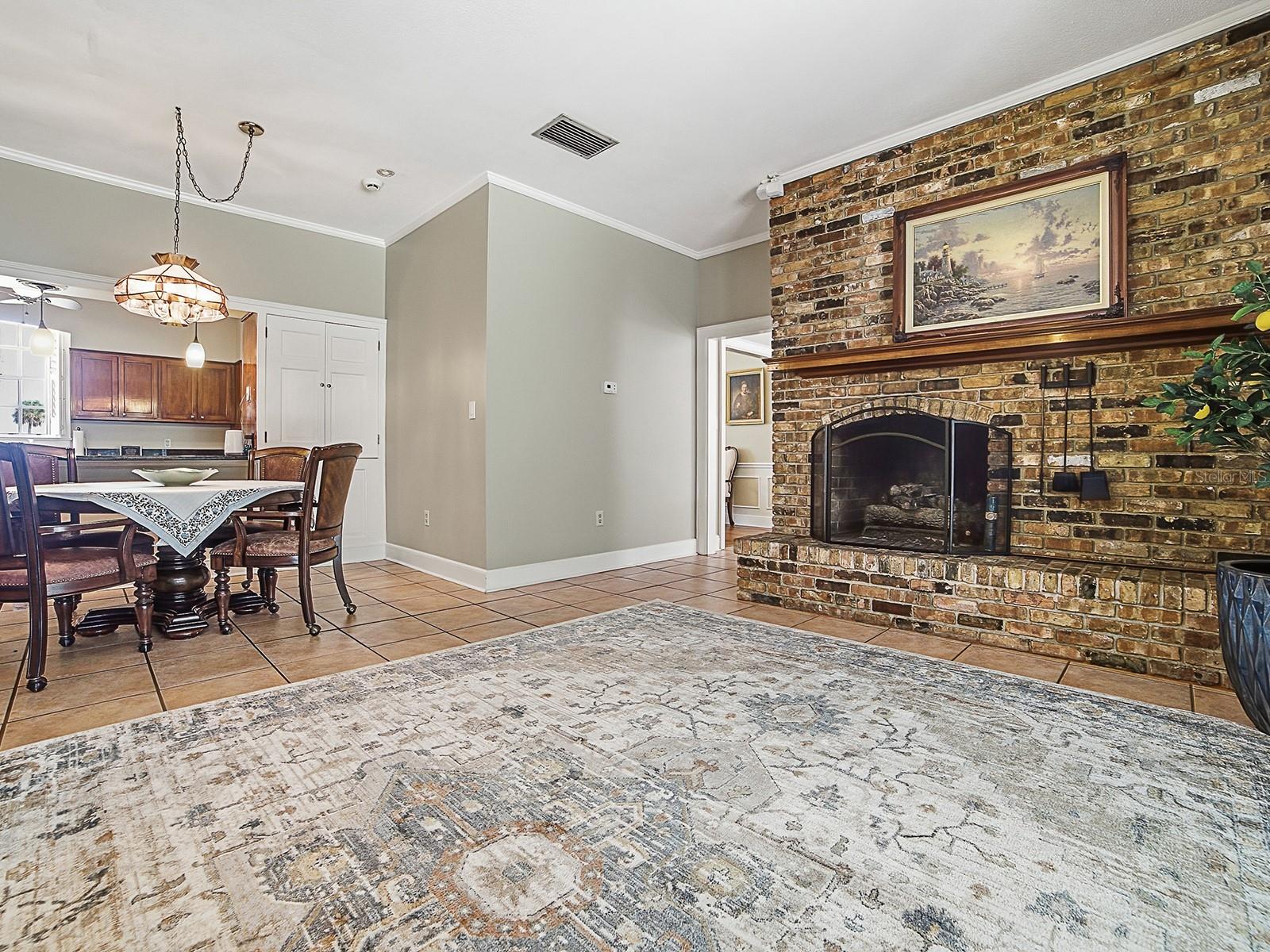 1017 SHORE ACRES DR, LEESBURG, FL, 34748