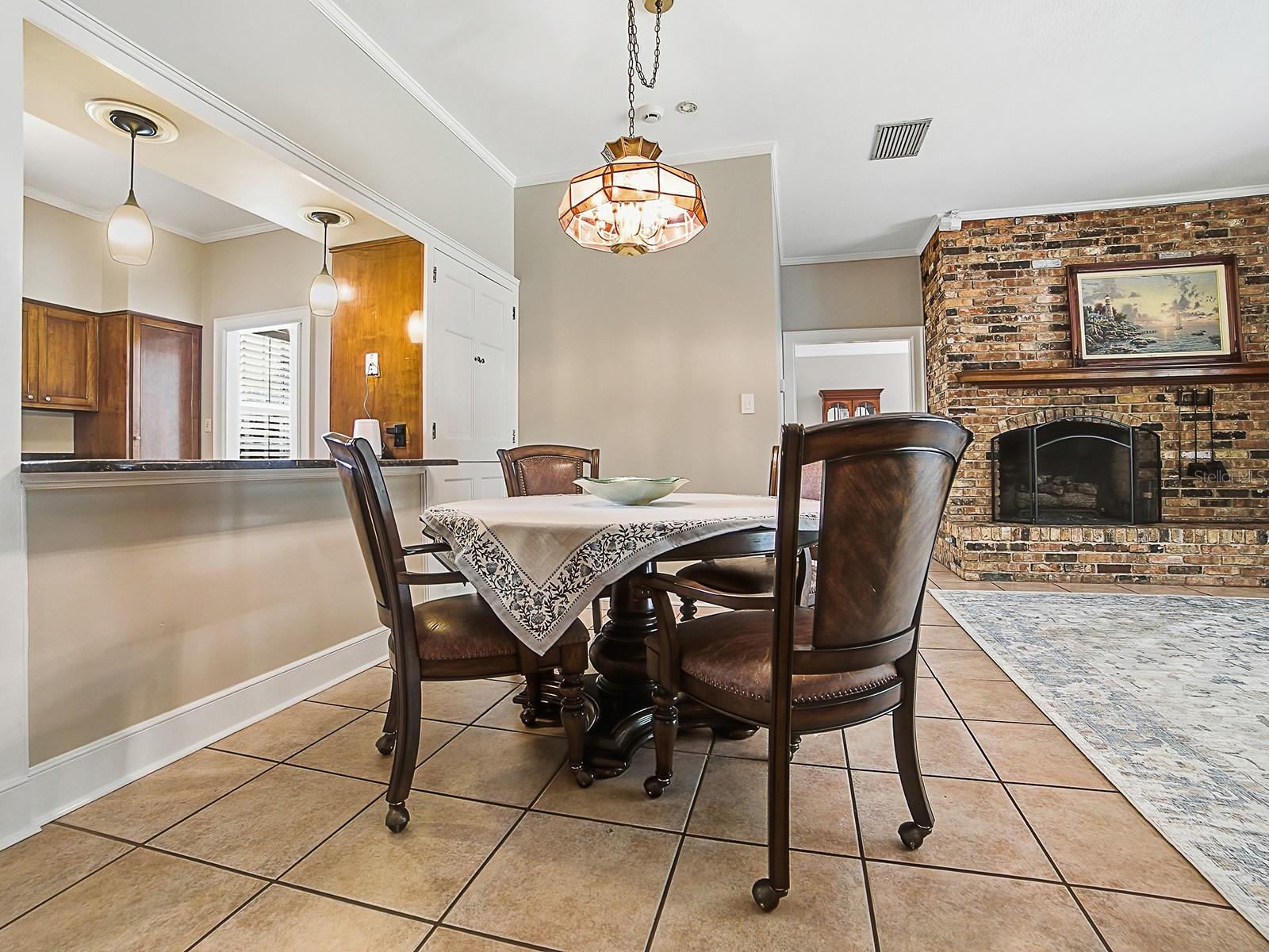 1017 SHORE ACRES DR, LEESBURG, FL, 34748