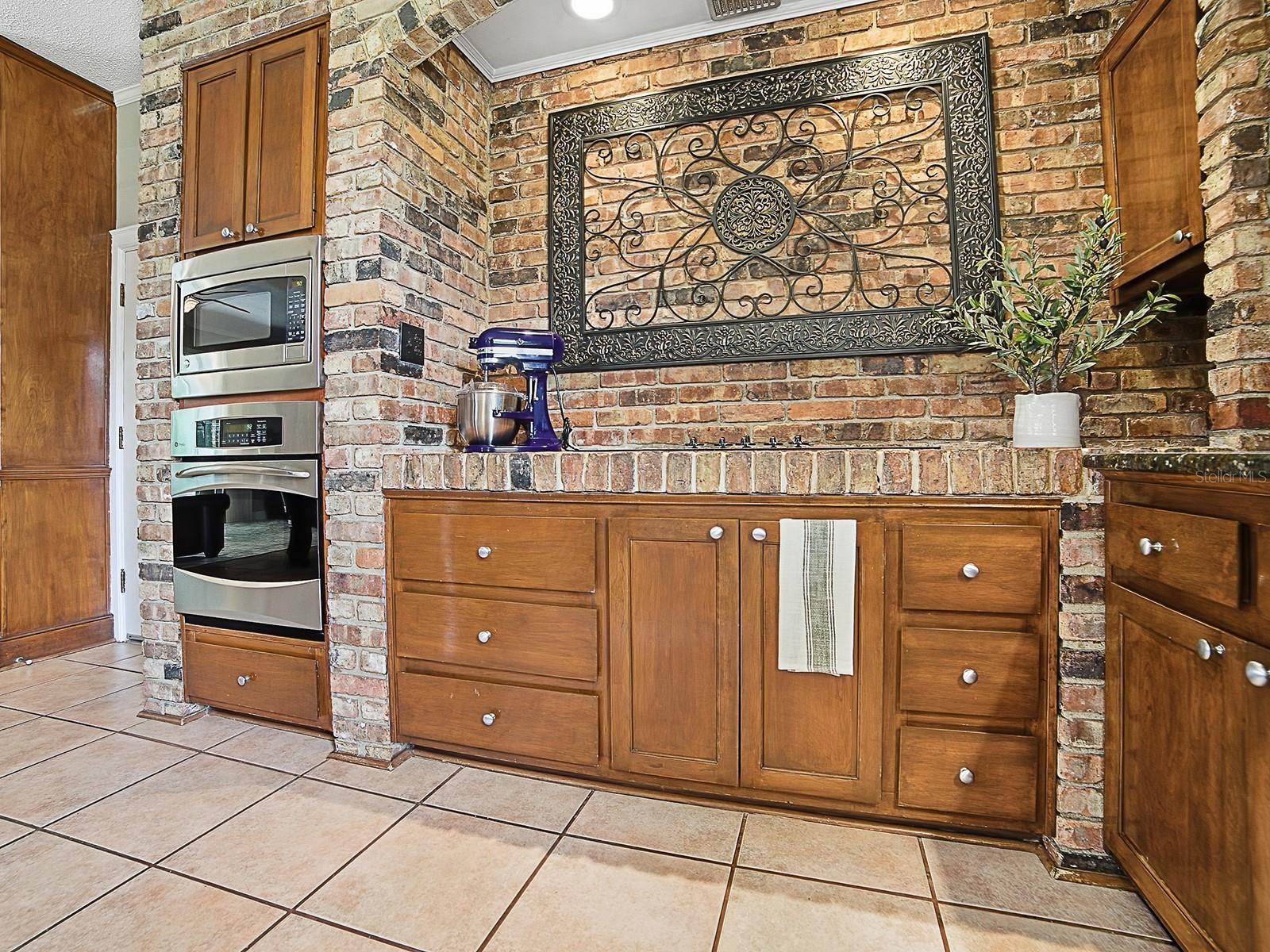 1017 SHORE ACRES DR, LEESBURG, FL, 34748