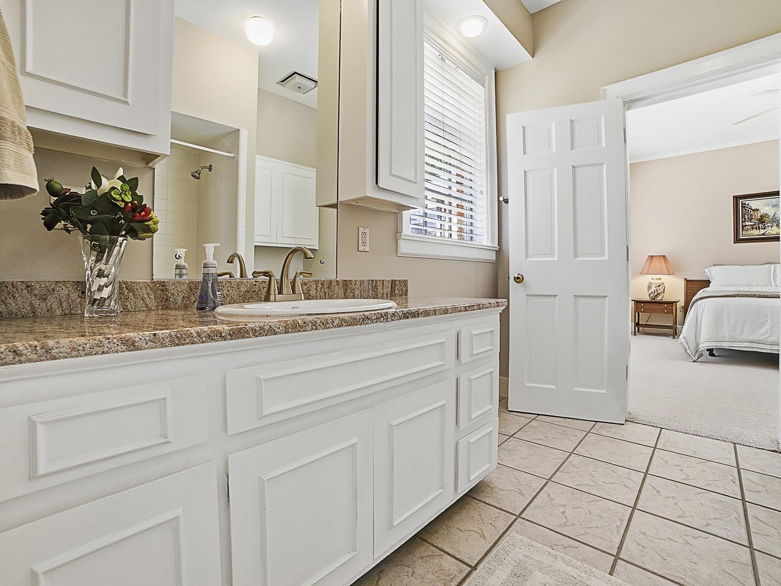 1017 SHORE ACRES DR, LEESBURG, FL, 34748