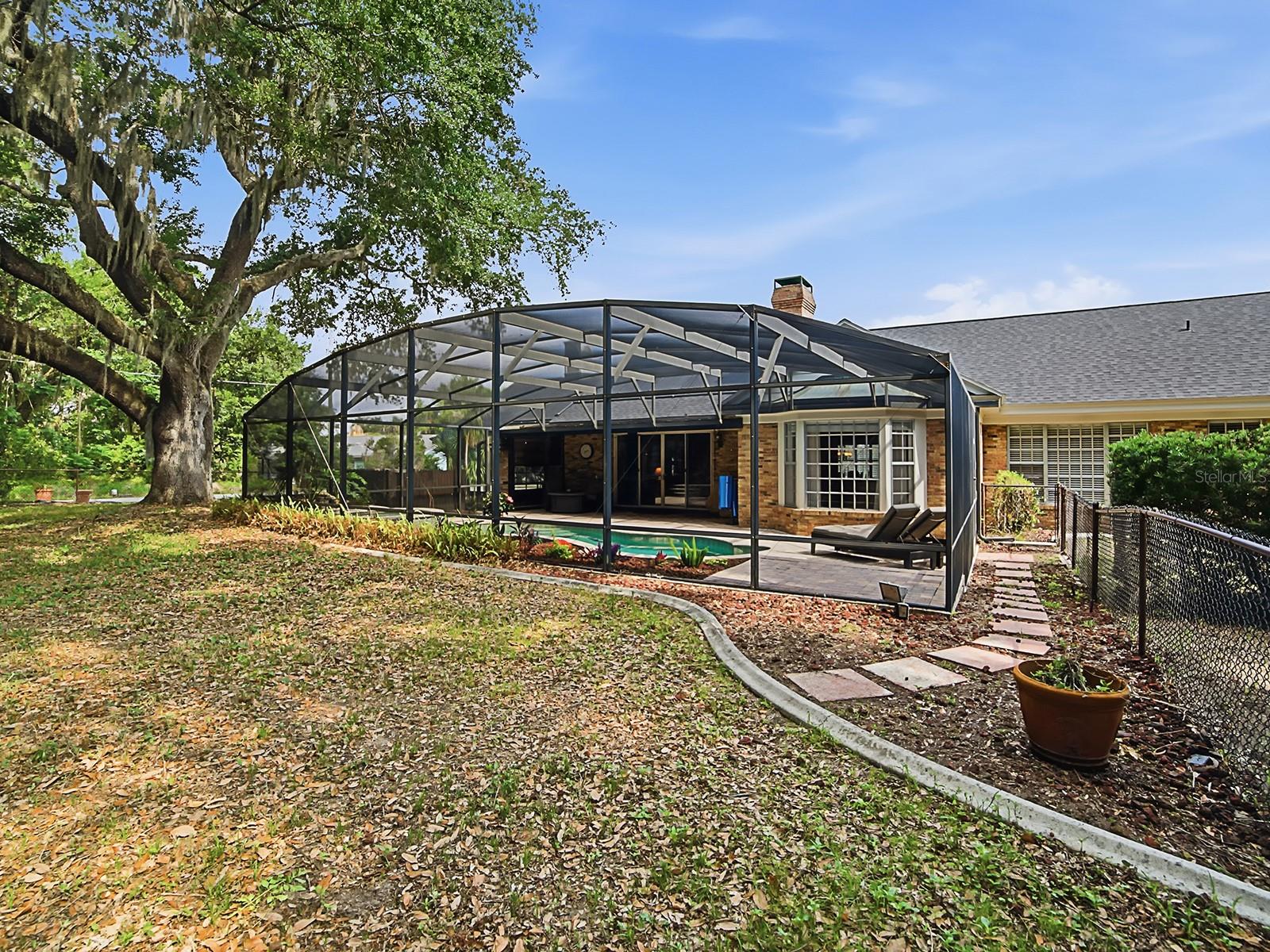 1017 SHORE ACRES DR, LEESBURG, FL, 34748