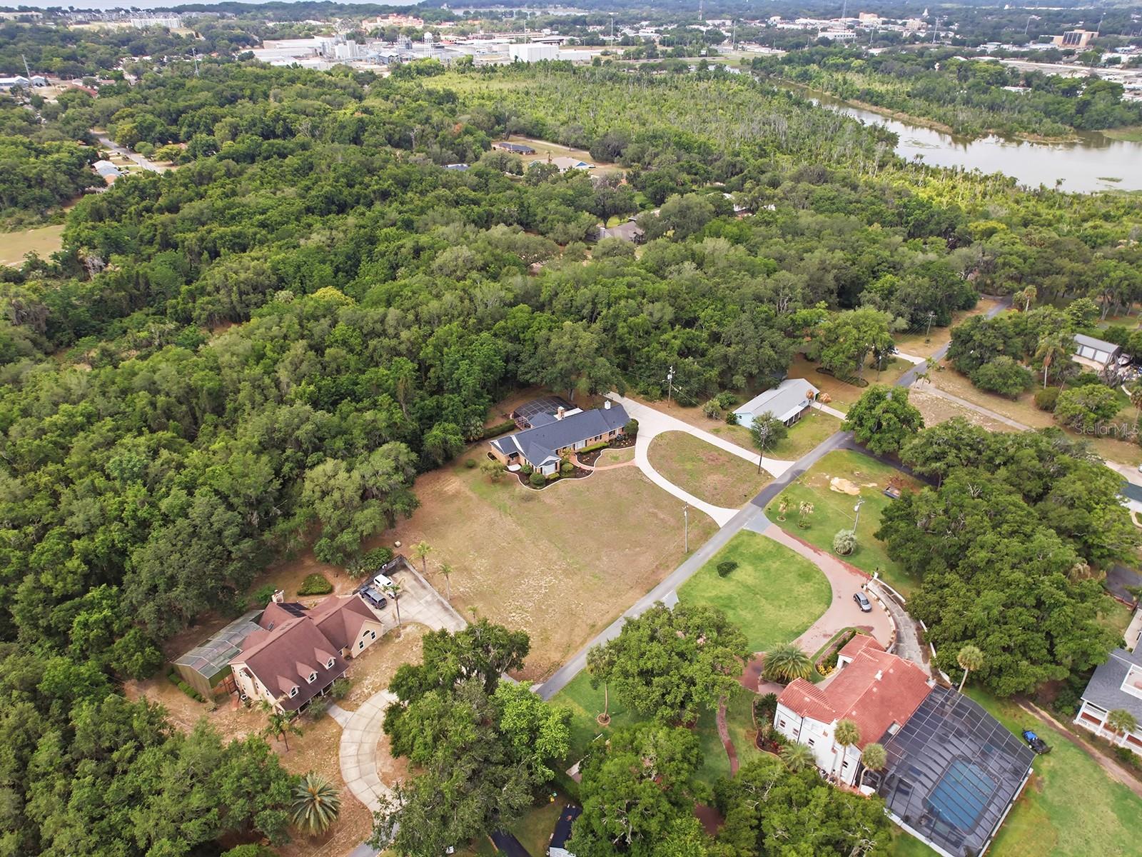 1017 SHORE ACRES DR, LEESBURG, FL, 34748