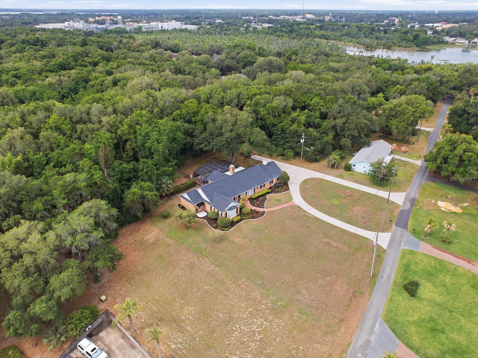 1017 SHORE ACRES DR, LEESBURG, FL, 34748