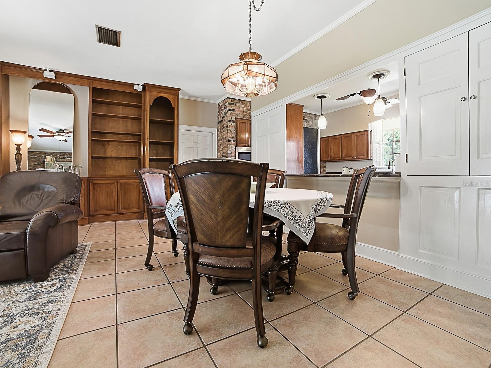 1017 SHORE ACRES DR, LEESBURG, FL, 34748