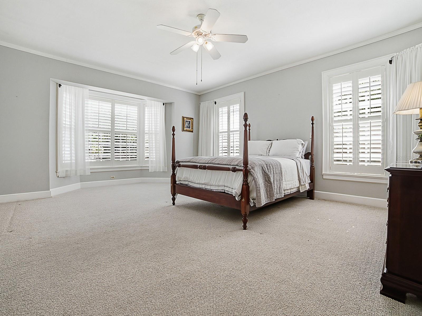 1017 SHORE ACRES DR, LEESBURG, FL, 34748