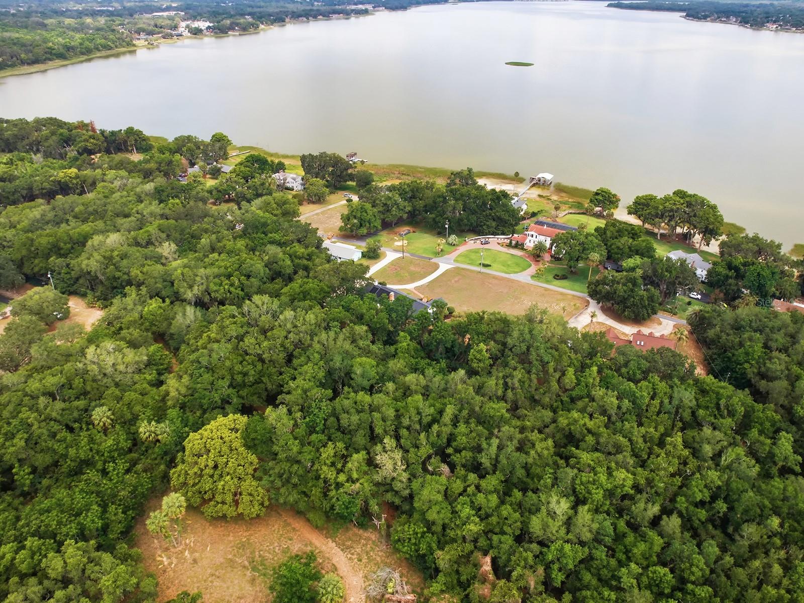 1017 SHORE ACRES DR, LEESBURG, FL, 34748