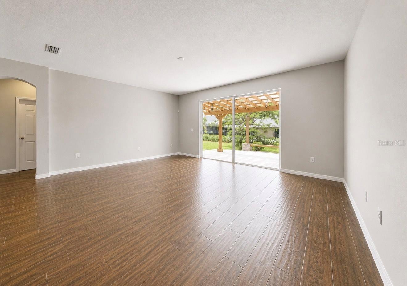 13101 DONE GROVEN DR, DOVER, FL, 33527