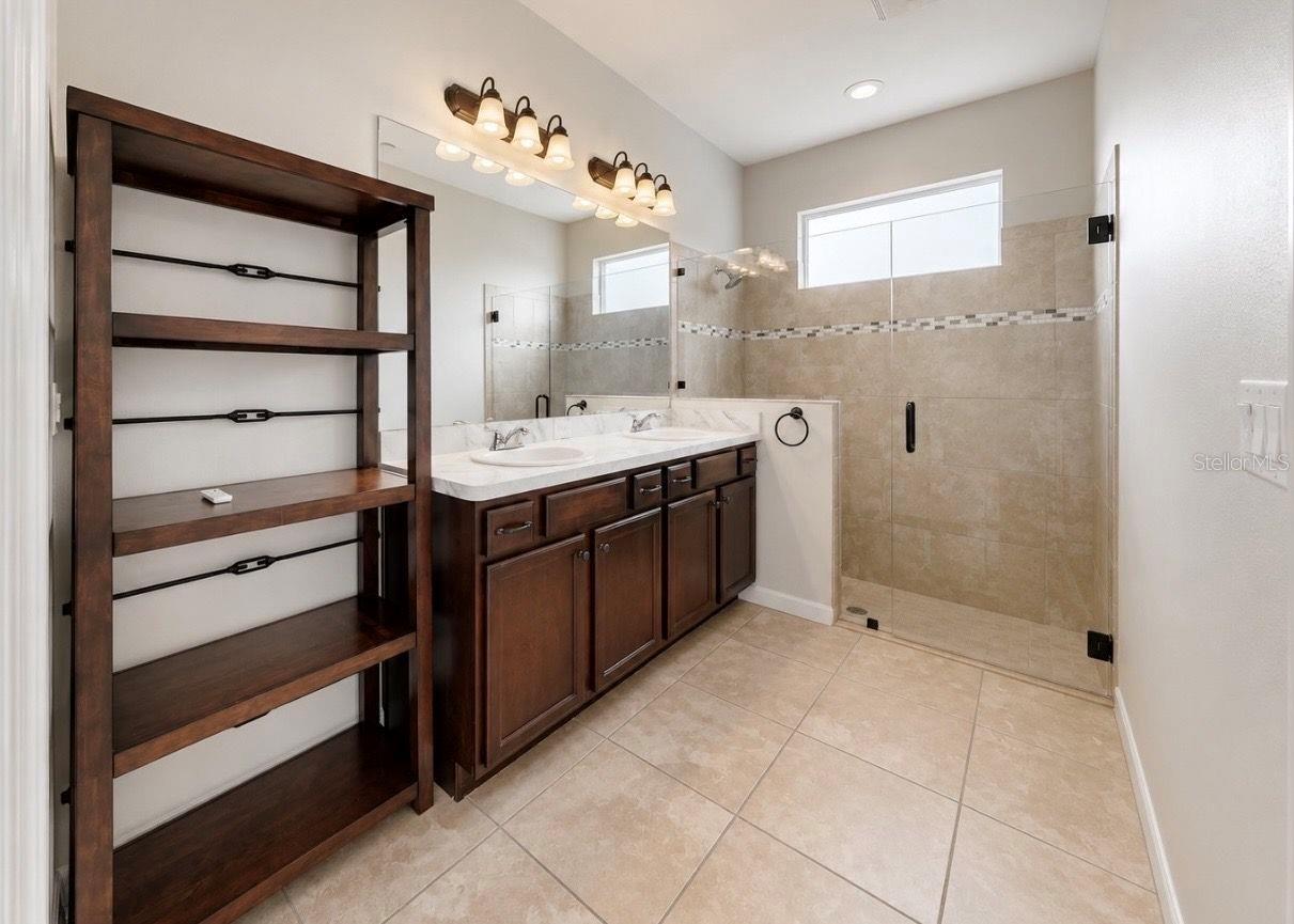 13101 DONE GROVEN DR, DOVER, FL, 33527