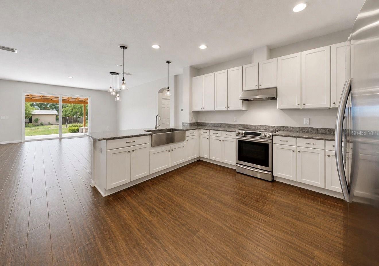 13101 DONE GROVEN DR, DOVER, FL, 33527