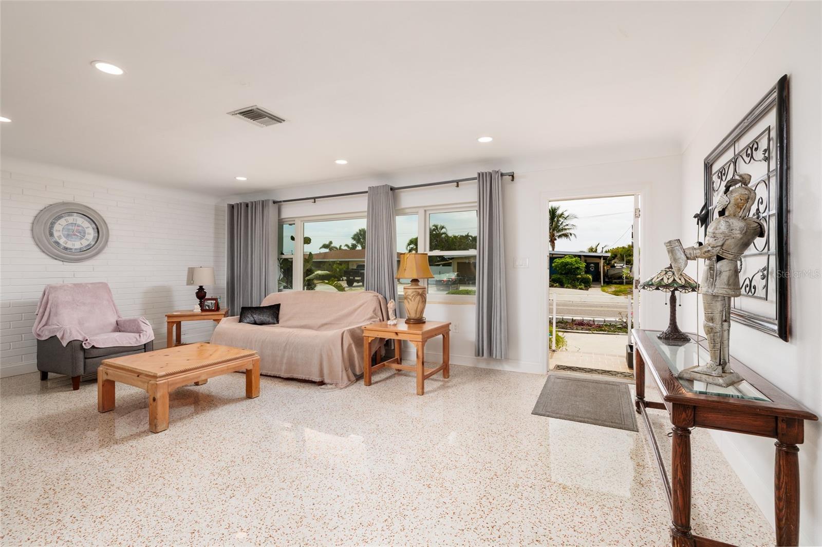 8909 GULF BLVD, ST PETE BEACH, FL, 33706