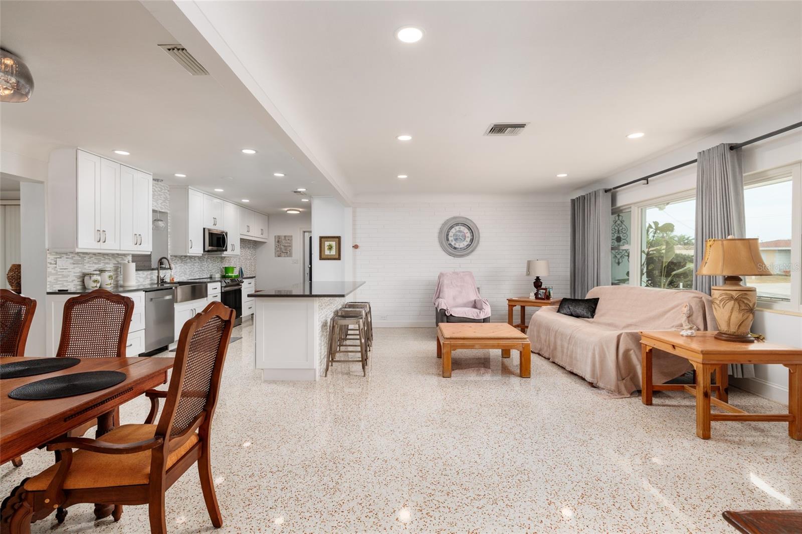 8909 GULF BLVD, ST PETE BEACH, FL, 33706