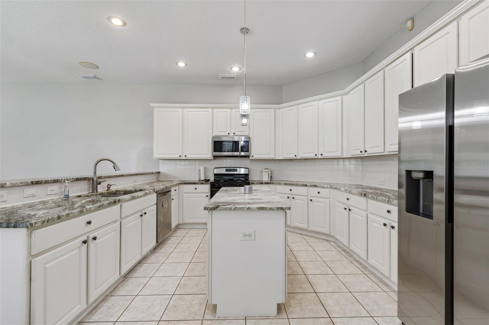 10243 SHADOW BRANCH DR, TAMPA, FL, 33647
