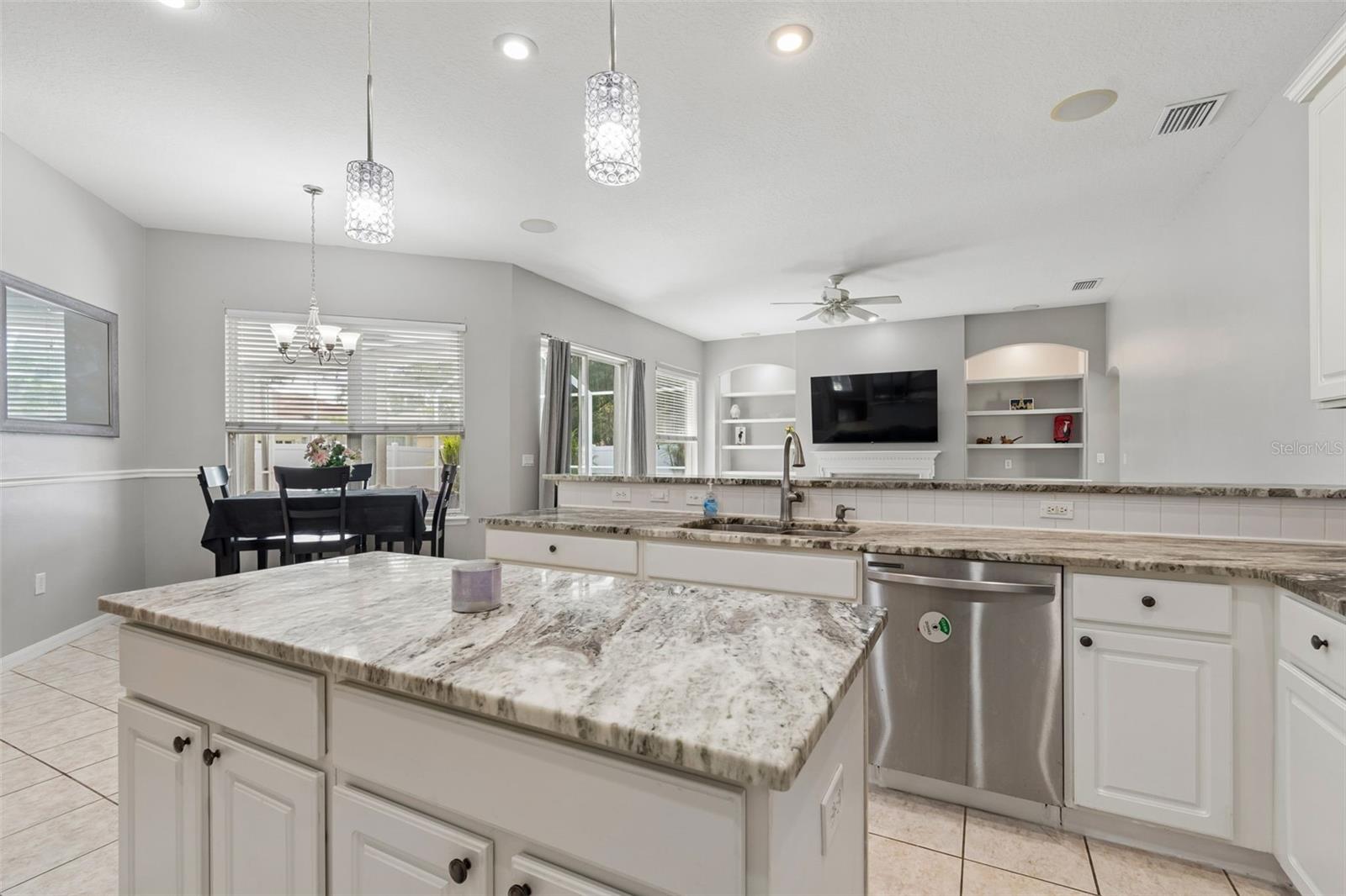10243 SHADOW BRANCH DR, TAMPA, FL, 33647