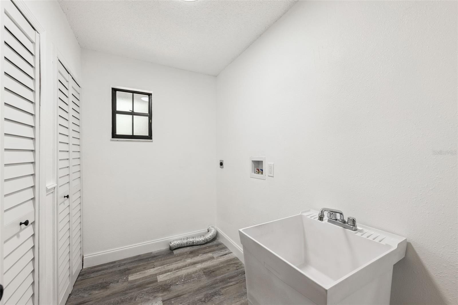 1095 E GRAVES AVE, ORANGE CITY, FL, 32763