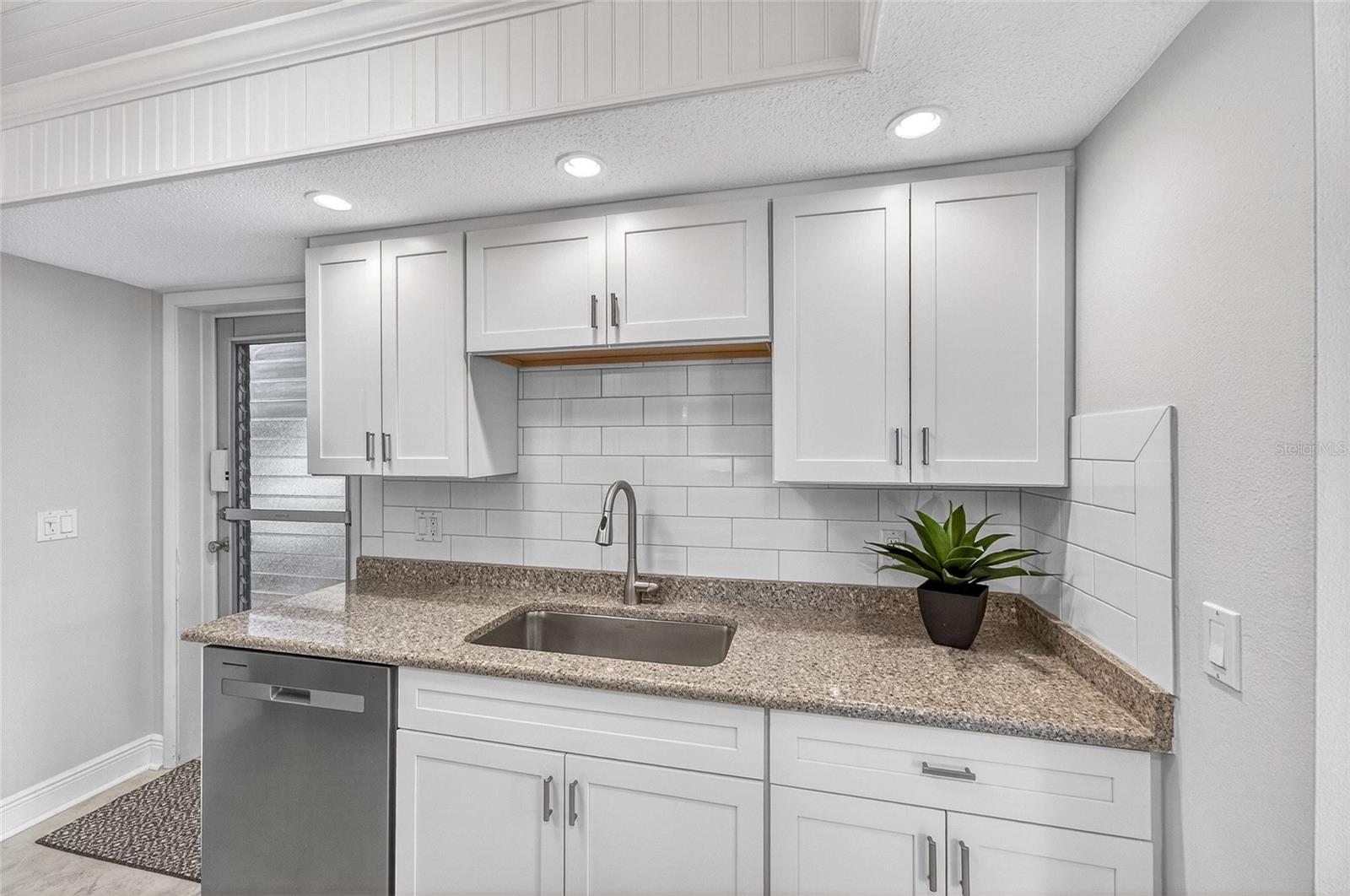 101 LOUELLA LN #11, NOKOMIS, FL, 34275