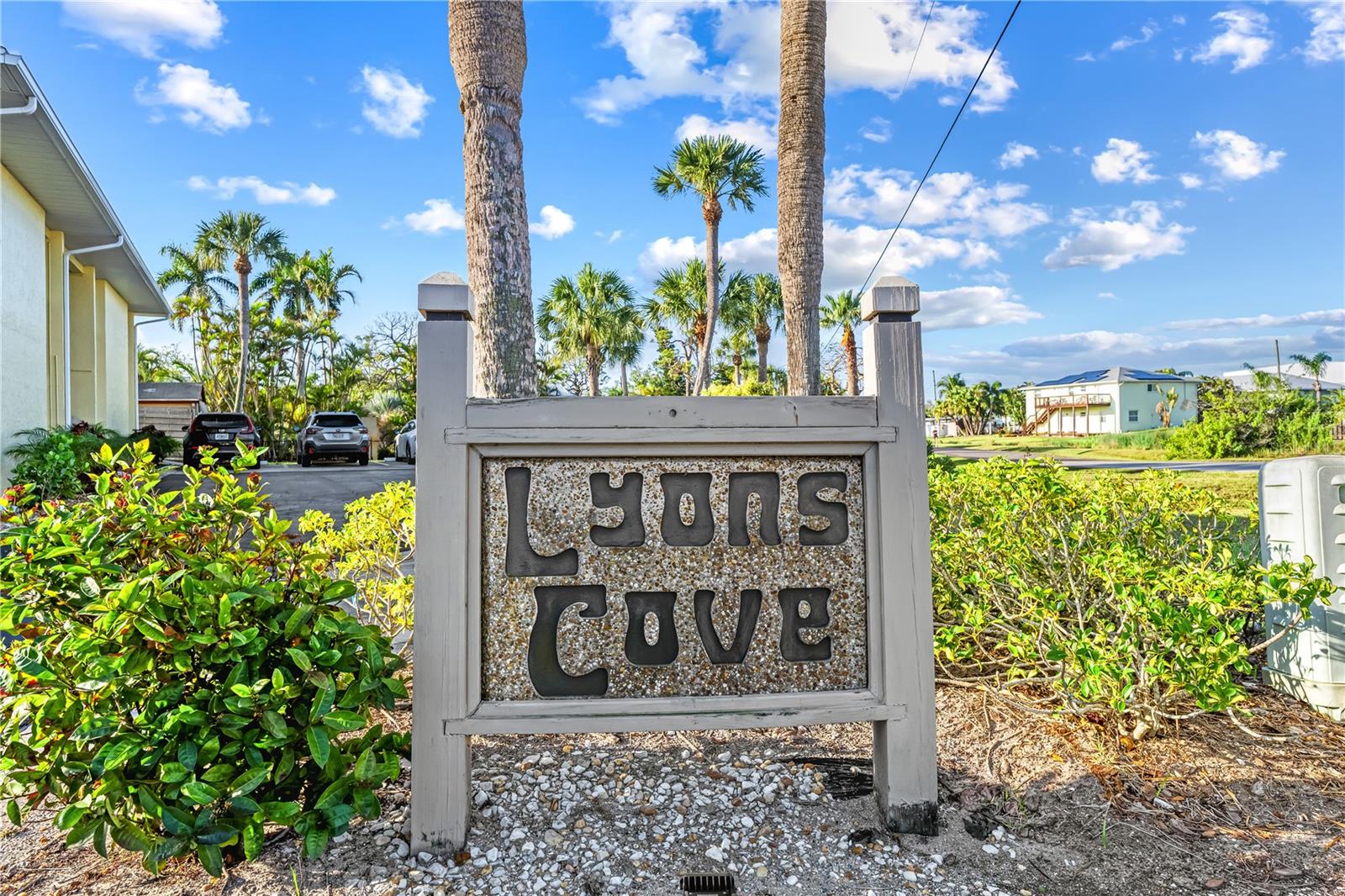 101 LOUELLA LN #11, NOKOMIS, FL, 34275