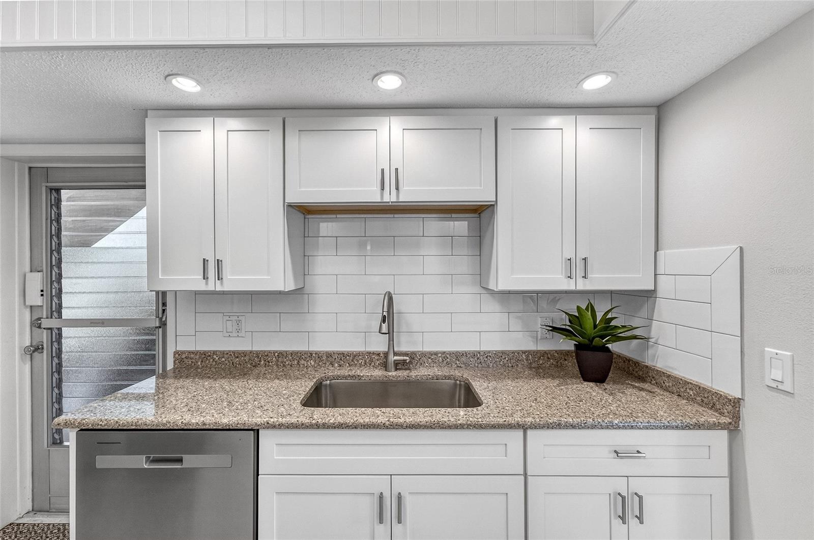 101 LOUELLA LN #11, NOKOMIS, FL, 34275