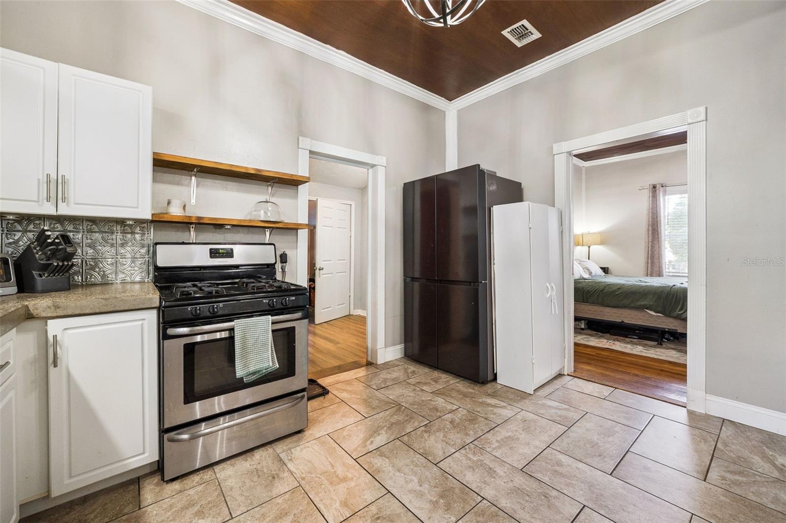 1000 S LAUREL AVE, SANFORD, FL, 32771