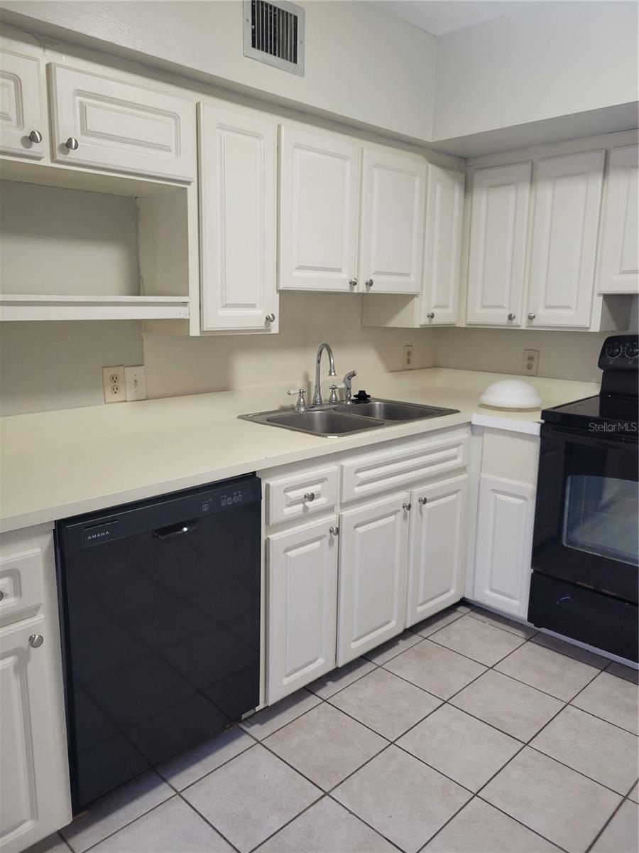 2464 AUSTRALIA WAY E #24, CLEARWATER, FL, 33763