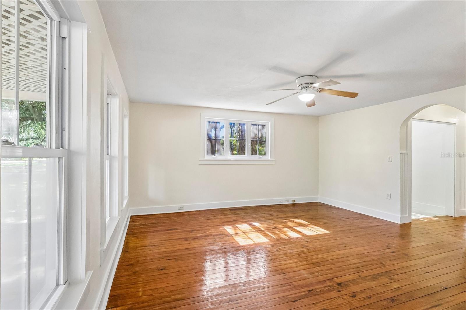 1190 OLD MOUNT DORA RD, EUSTIS, FL, 32726