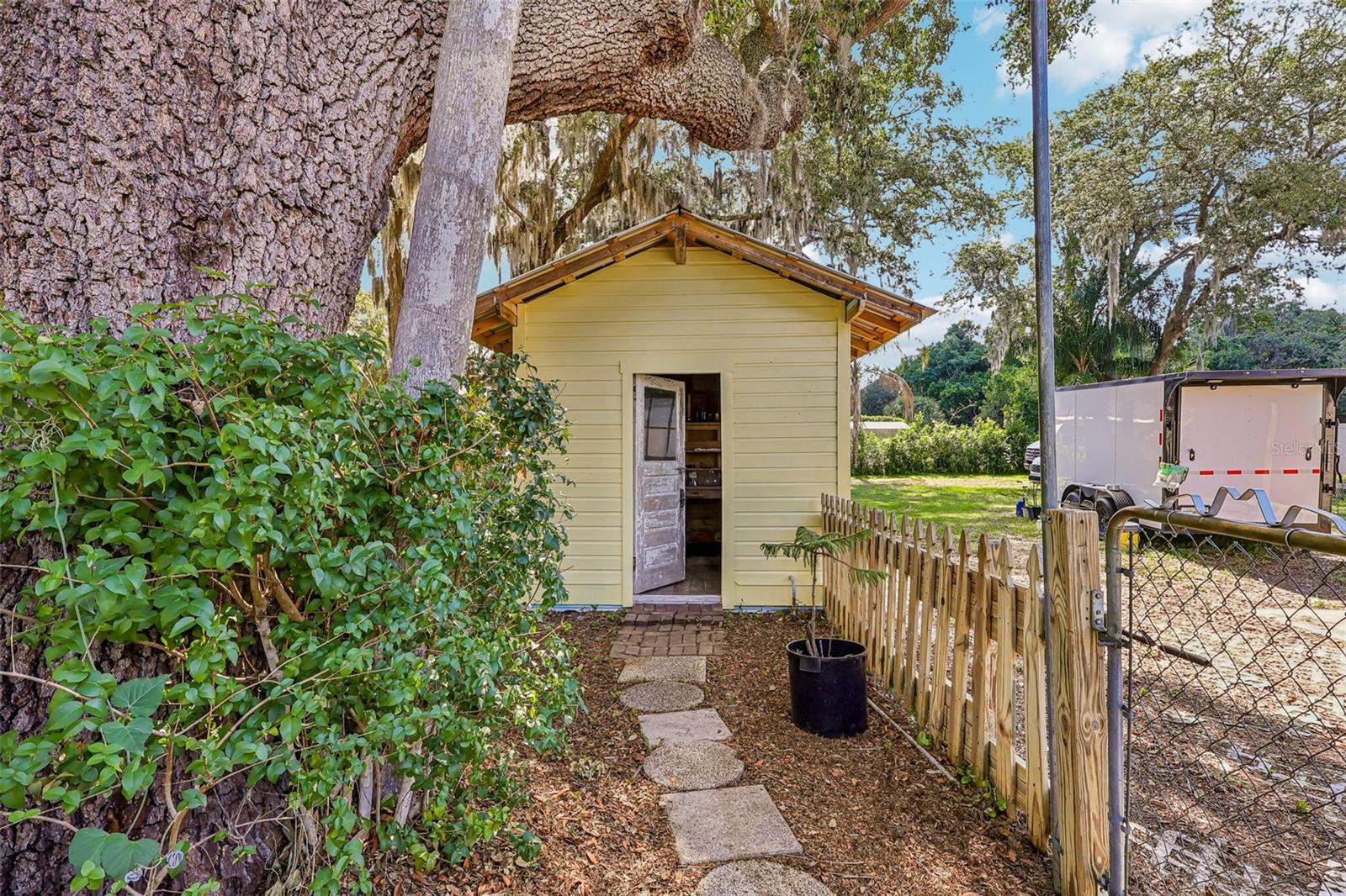 1190 OLD MOUNT DORA RD, EUSTIS, FL, 32726