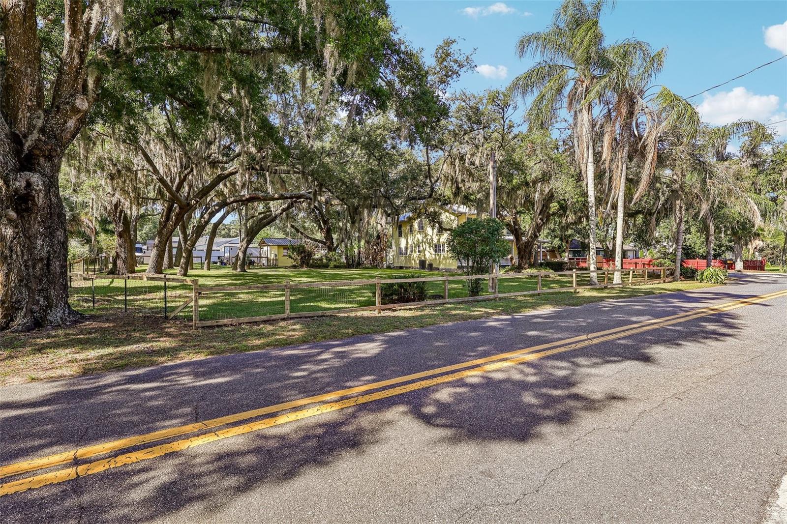 1190 OLD MOUNT DORA RD, EUSTIS, FL, 32726