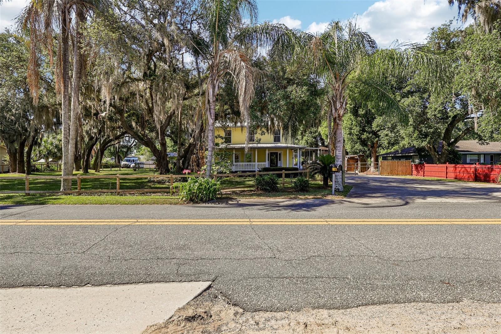 1190 OLD MOUNT DORA RD, EUSTIS, FL, 32726