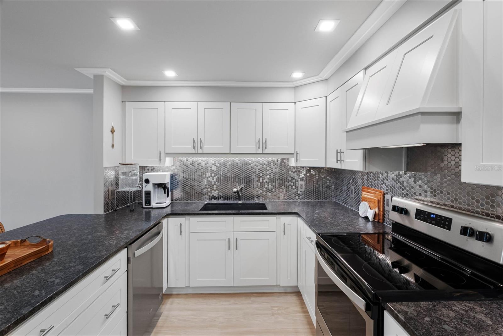 220 BELLEVIEW BLVD #108, BELLEAIR, FL, 33756