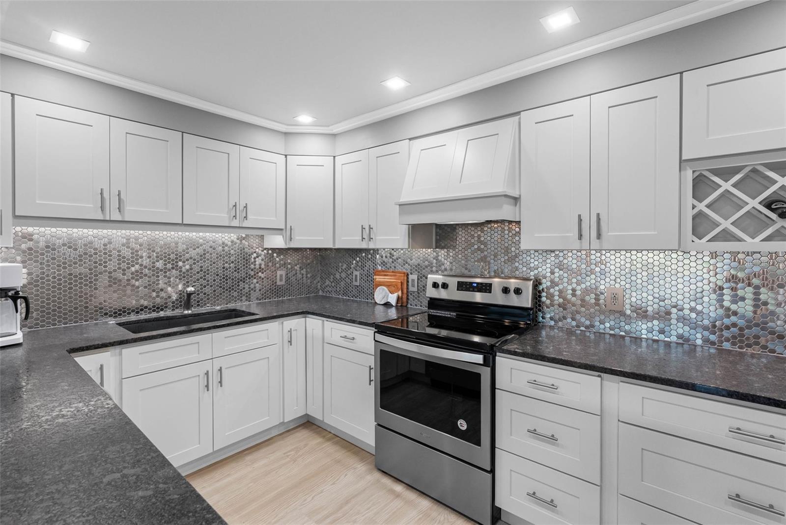 220 BELLEVIEW BLVD #108, BELLEAIR, FL, 33756