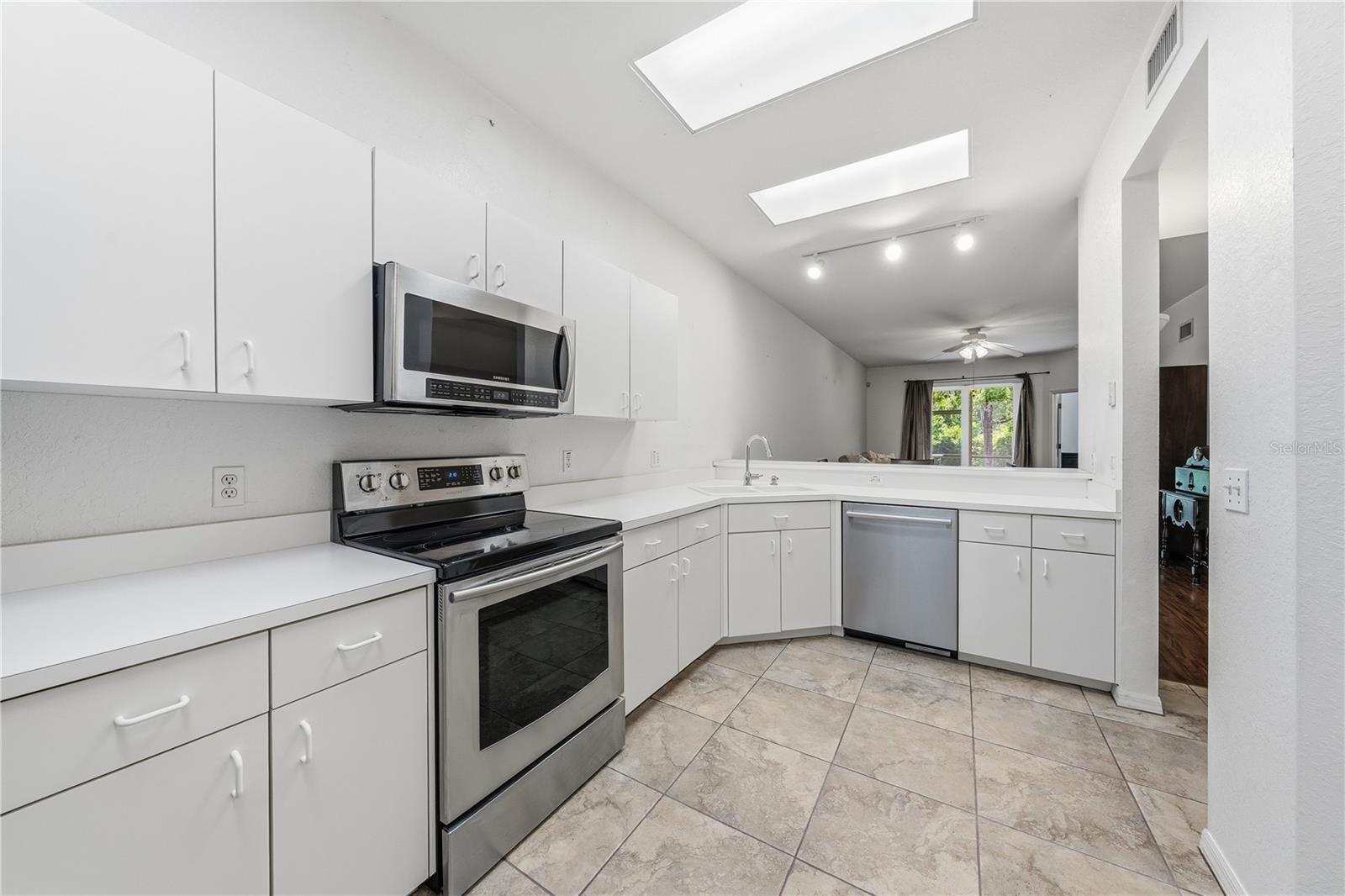 22128 LITTLE LAGOON CT, LUTZ, FL, 33549
