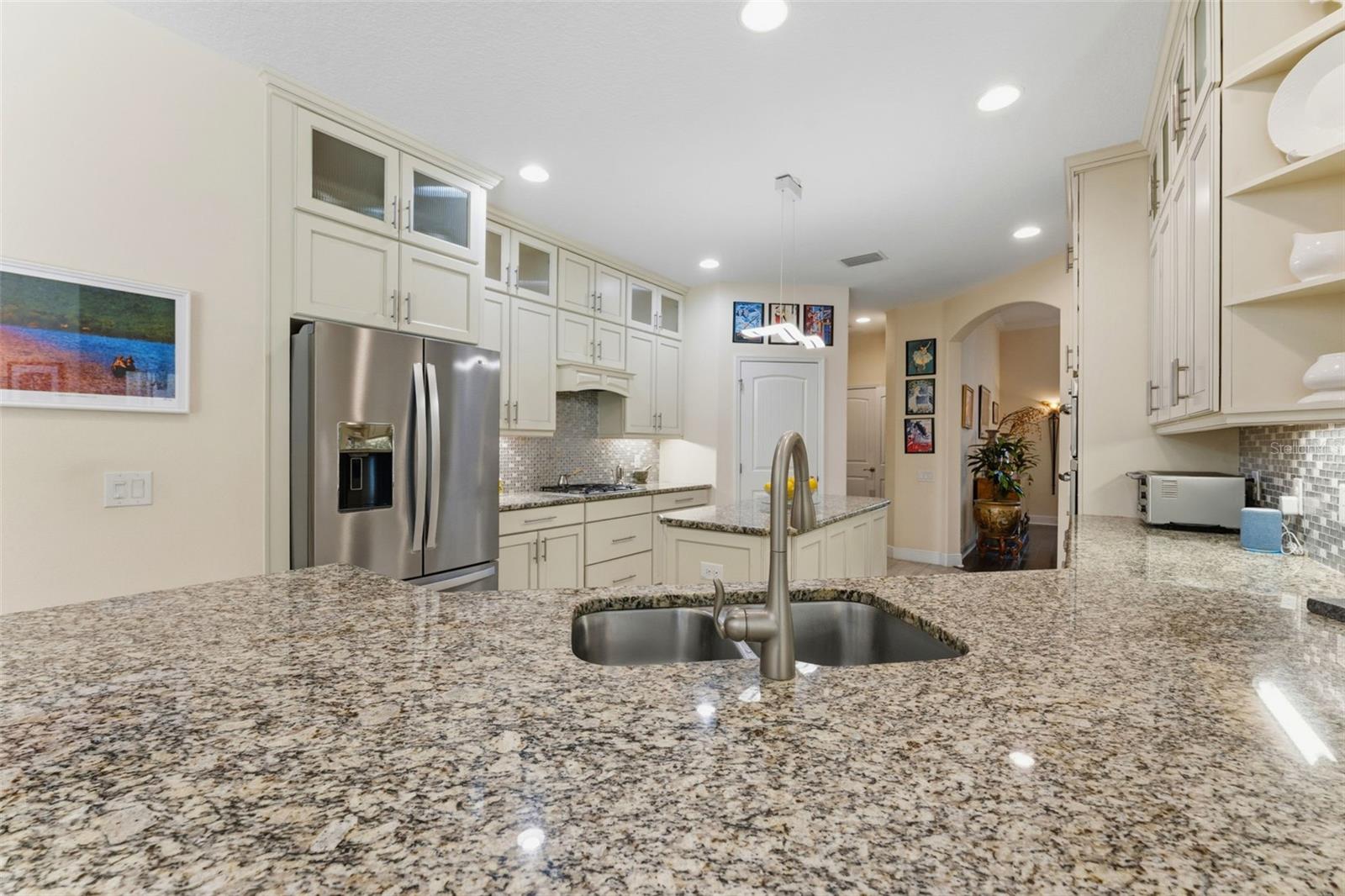 10220 BLOSSOM TRL, SEMINOLE, FL, 33772