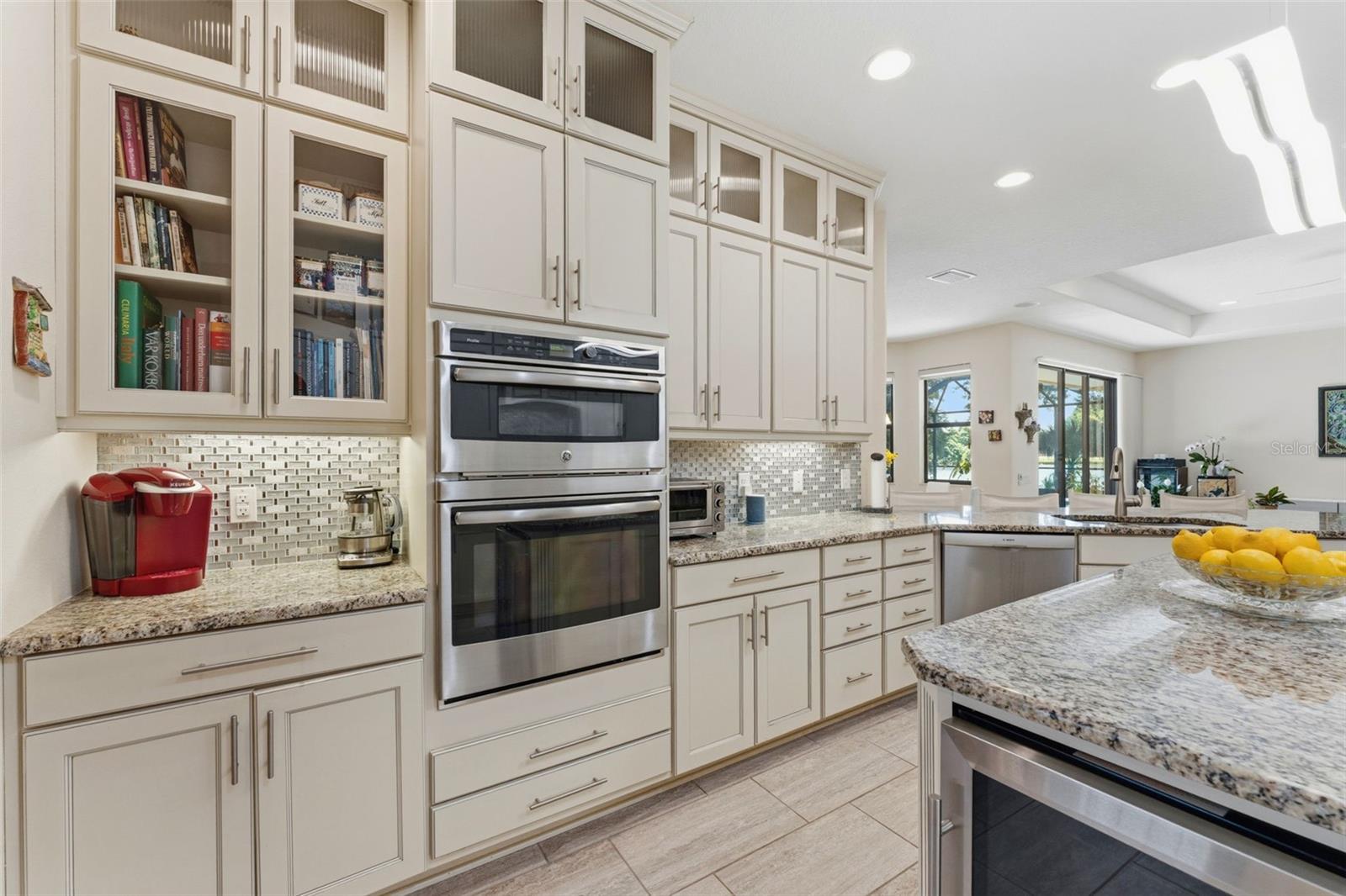 10220 BLOSSOM TRL, SEMINOLE, FL, 33772