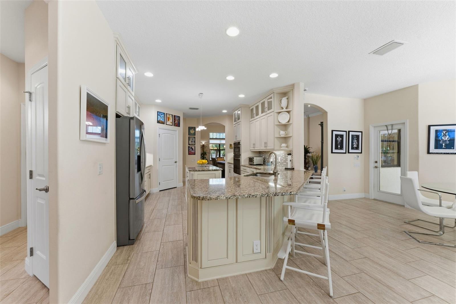 10220 BLOSSOM TRL, SEMINOLE, FL, 33772