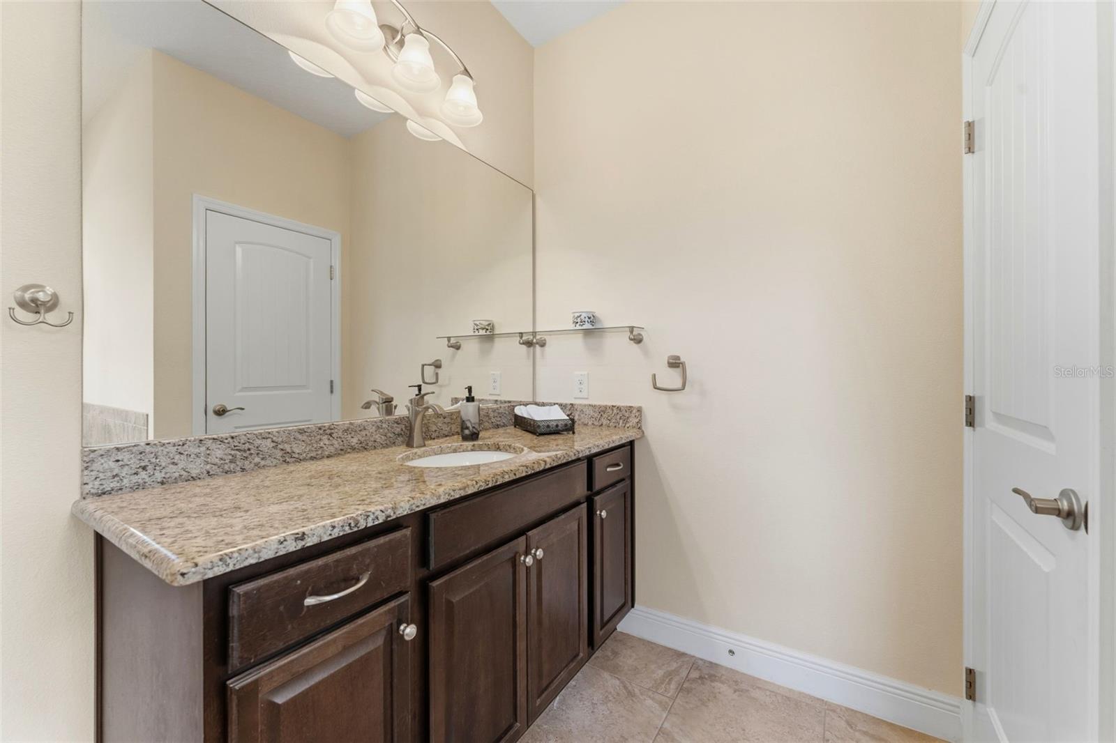 10220 BLOSSOM TRL, SEMINOLE, FL, 33772