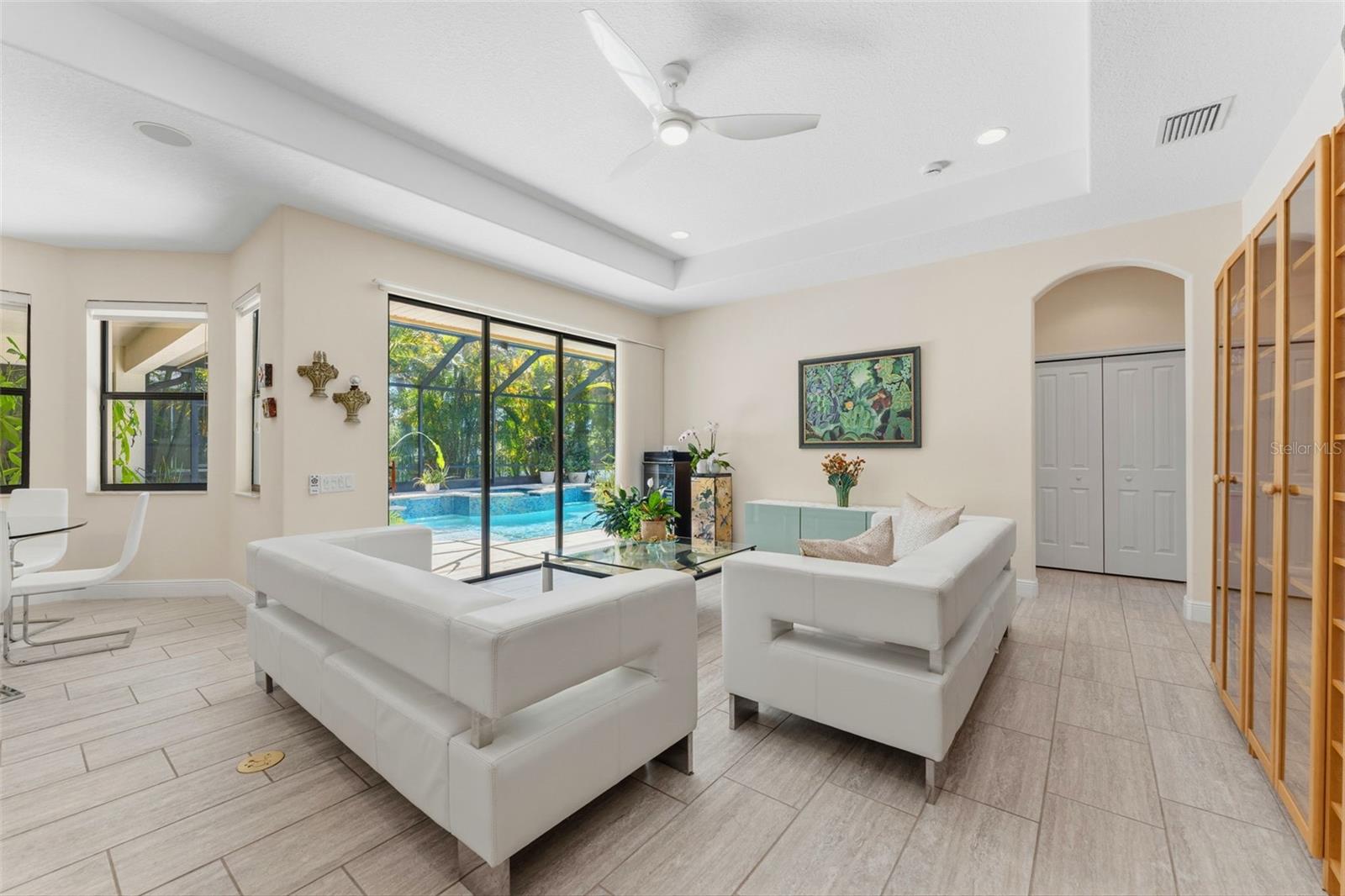 10220 BLOSSOM TRL, SEMINOLE, FL, 33772