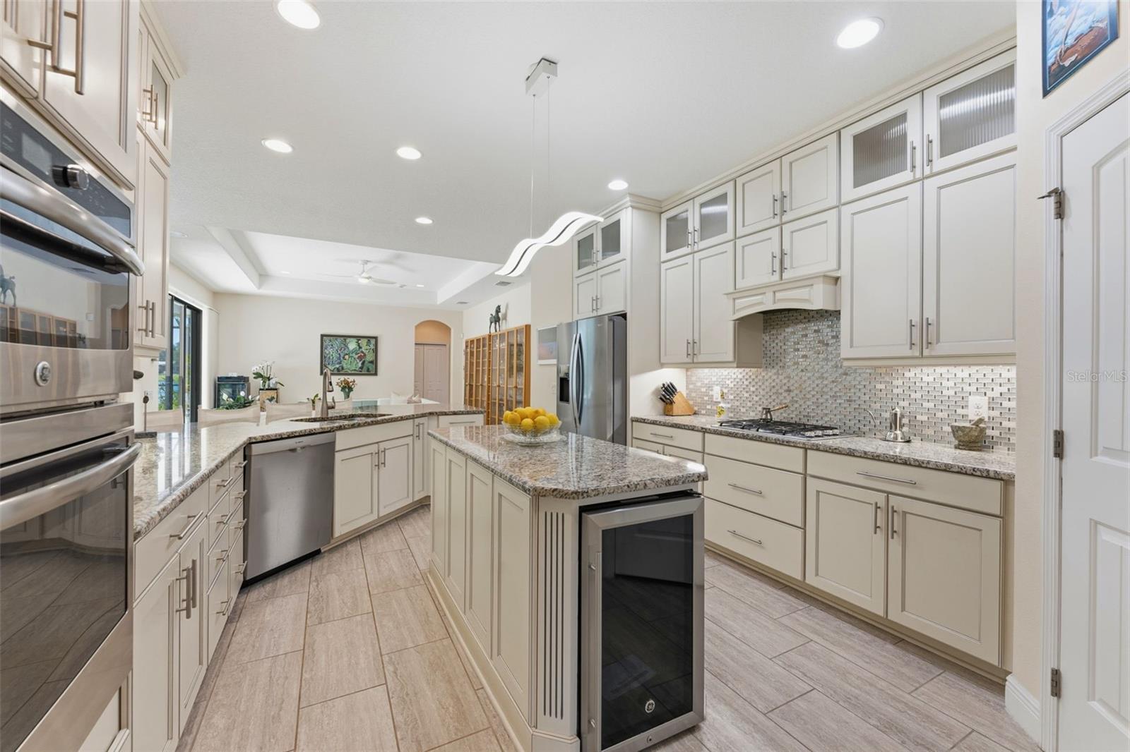 10220 BLOSSOM TRL, SEMINOLE, FL, 33772