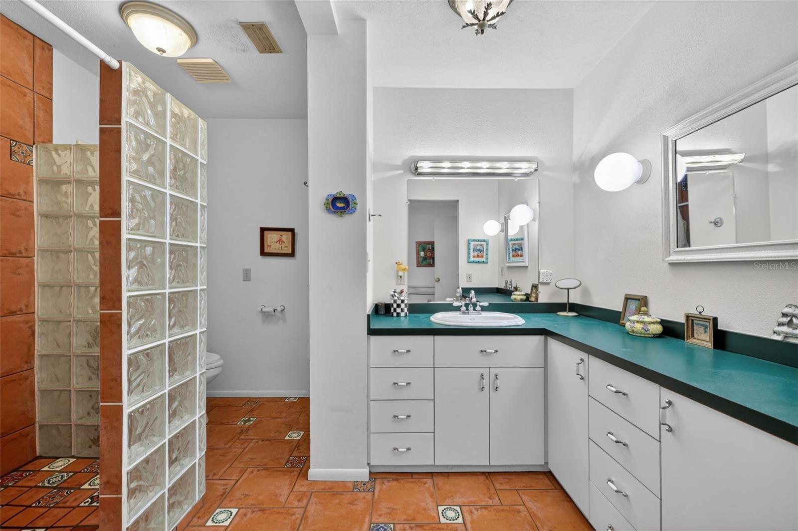 6100 HOLLYWOOD BLVD, SARASOTA, FL, 34231