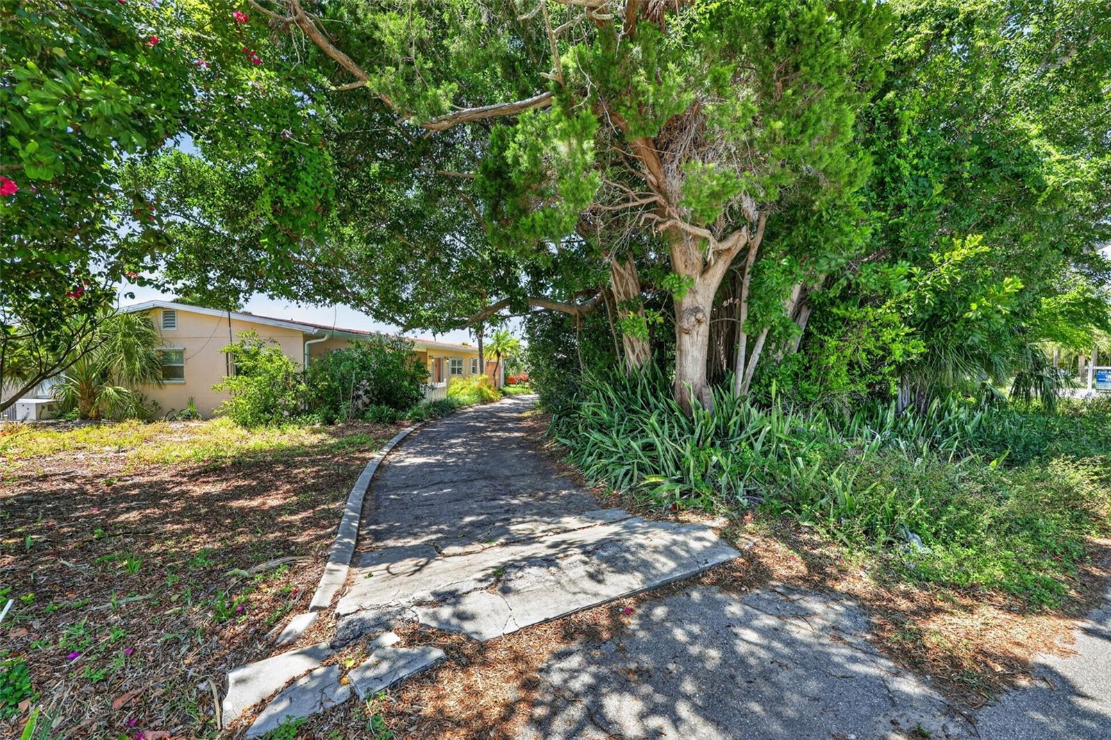6100 HOLLYWOOD BLVD, SARASOTA, FL, 34231